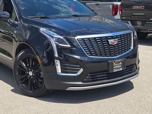 2022 Cadillac XT5 Premium Luxury