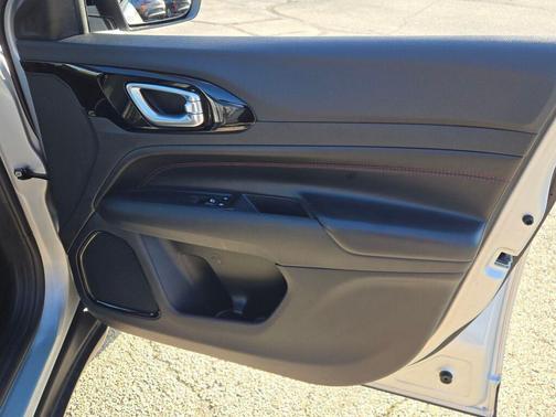 Silver Zynith Metallic Clearcoat 2024 Jeep Compass Trailhawk