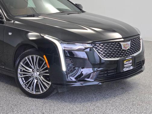 2023 Cadillac CT4 Premium Luxury