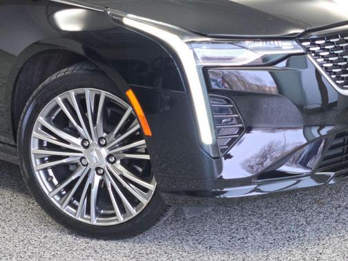 2023 Cadillac CT4 Premium Luxury