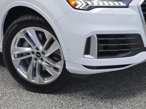 2024 Audi Q7 55 Premium Plus
