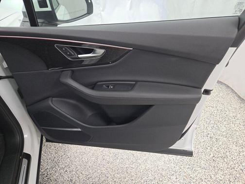 2024 Audi Q7 55 Premium Plus