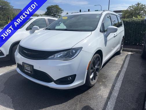 2020 Chrysler Pacifica Touring
