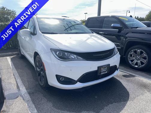 2020 Chrysler Pacifica Touring