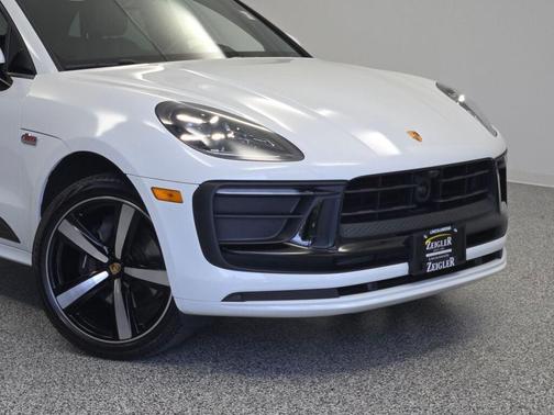 2023 Porsche Macan T