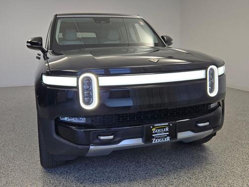 2023 Rivian R1S Adventure
