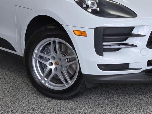 2021 Porsche Macan Base