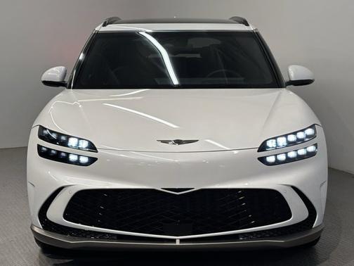 2025 Genesis GV60 Standard