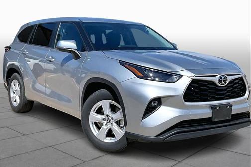 Celestial Silver Metallic 2025 Toyota Highlander LE