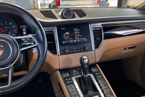 2017 Porsche Macan Base