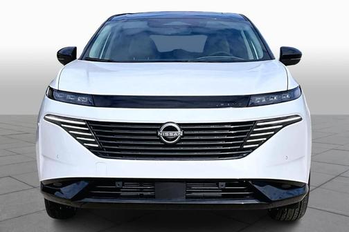 White / Black 2026 Nissan Murano Platinum
