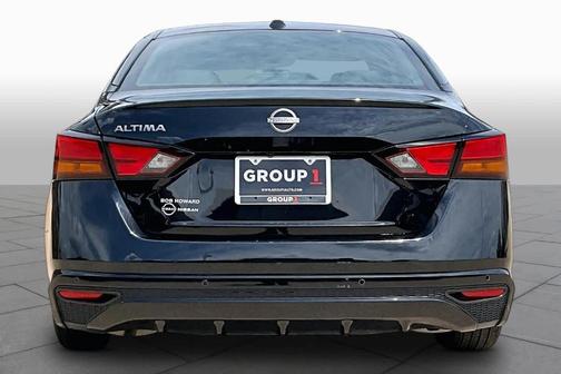 Super Black 2025 Nissan Altima SV