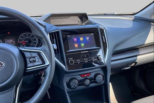 Ice Silver Metallic 2018 Subaru Crosstrek 2.0i