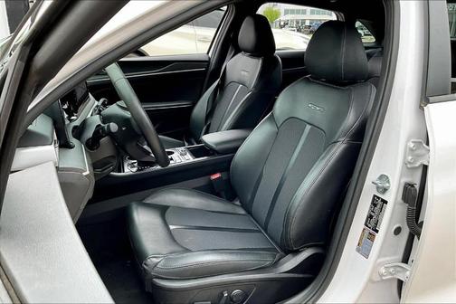 Glacial White Pearl 2022 Kia K5 GT-Line