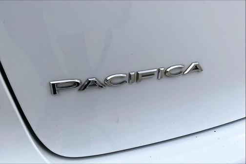Bright White Clearcoat 2020 Chrysler Pacifica Touring