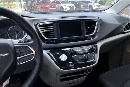 Bright White Clearcoat 2020 Chrysler Pacifica Touring