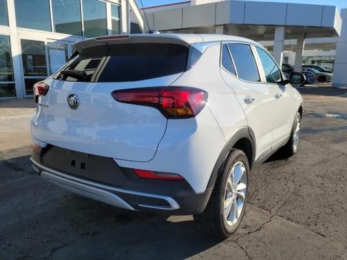 Photo 3 of 26 of 2022 Buick Encore Preferred