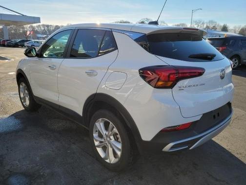 Photo 5 of 26 of 2022 Buick Encore Preferred
