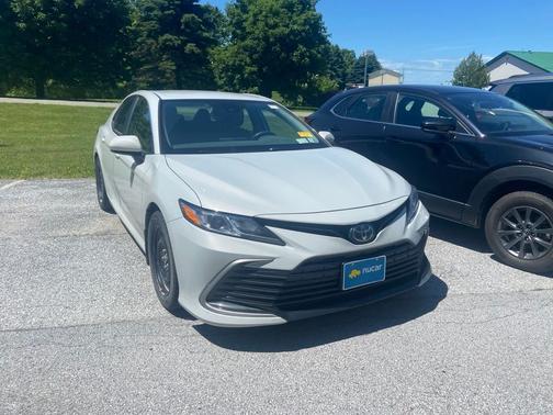 Ice 2024 Toyota Camry LE