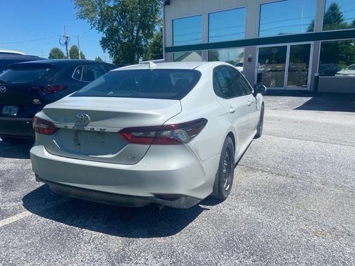 Ice 2024 Toyota Camry LE