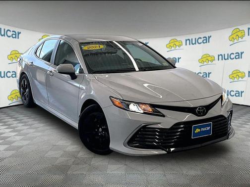 Ice Cap 2024 Toyota Camry LE
