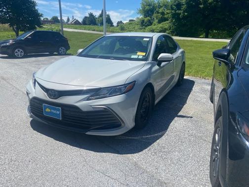 Ice 2024 Toyota Camry LE