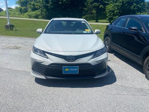 Ice 2024 Toyota Camry LE