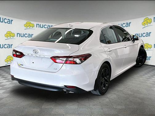 Ice Cap 2024 Toyota Camry LE