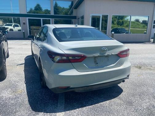 Ice 2024 Toyota Camry LE