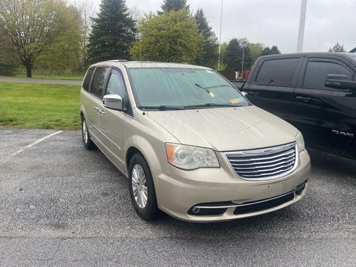 Cashmere / Sandstone Pearlcoat 2014 Chrysler Town & Country Limited