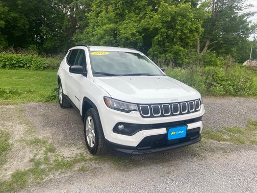 Bright White Clearcoat 2022 Jeep Compass Latitude