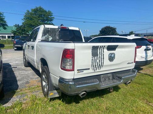 Bright White Clearcoat 2024 RAM 1500 Big Horn/Lone Star