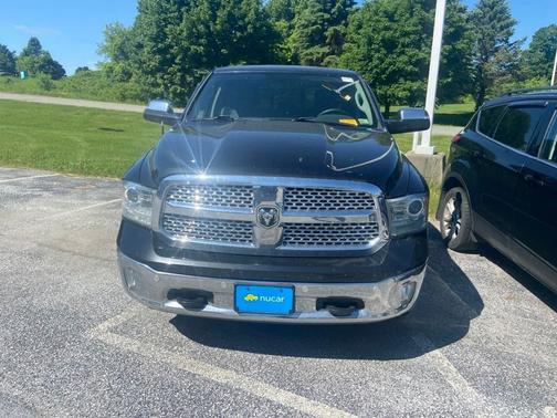 Brilliant Black Crystal Pearlcoat 2015 RAM 1500 Laramie