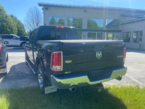 Brilliant Black Crystal Pearlcoat 2015 RAM 1500 Laramie