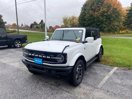 Oxford White 2024 Ford Bronco Outer Banks