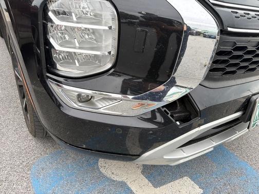 Black 2022 Mitsubishi Outlander SEL