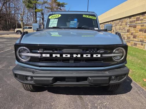 2024 Ford Bronco Outer Banks