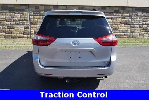 2020 Toyota Sienna XLE