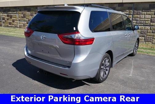 2020 Toyota Sienna XLE