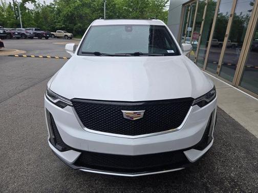 Crystal White Tri-Coat 2020 Cadillac XT6 SPORT