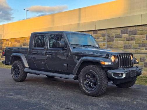 2023 Jeep Gladiator SPORT