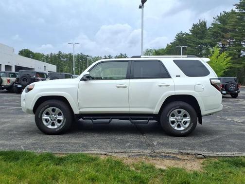 White 2022 Toyota 4Runner SR5 PREMIUM