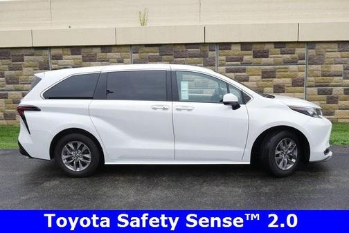 2024 Toyota Sienna XLE