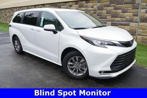2024 Toyota Sienna XLE