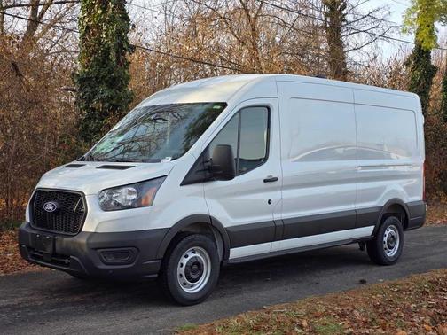 2026 Ford Transit-250 148 WB Medium Roof Cargo