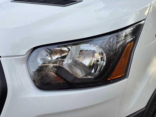 2026 Ford Transit-250 148 WB Medium Roof Cargo