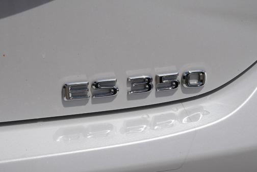 2022 Lexus ES 350 Base