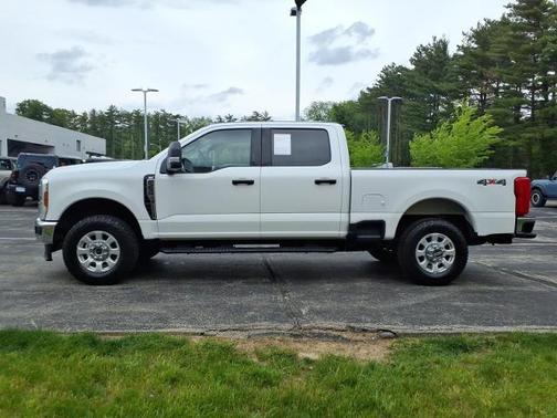 OXFORD WHITE 2024 Ford F-250 XLT