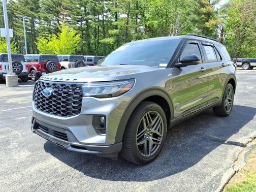 CARBONIZED GRAY METALLIC 2025 Ford Explorer ST-LINE