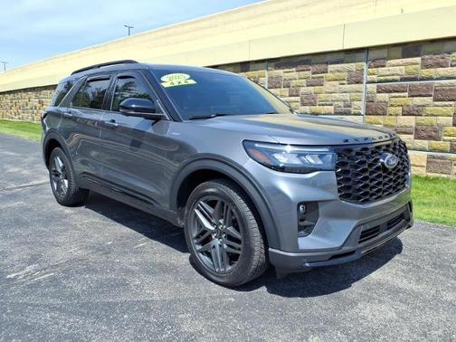 CARBONIZED GRAY METALLIC 2025 Ford Explorer ST-LINE